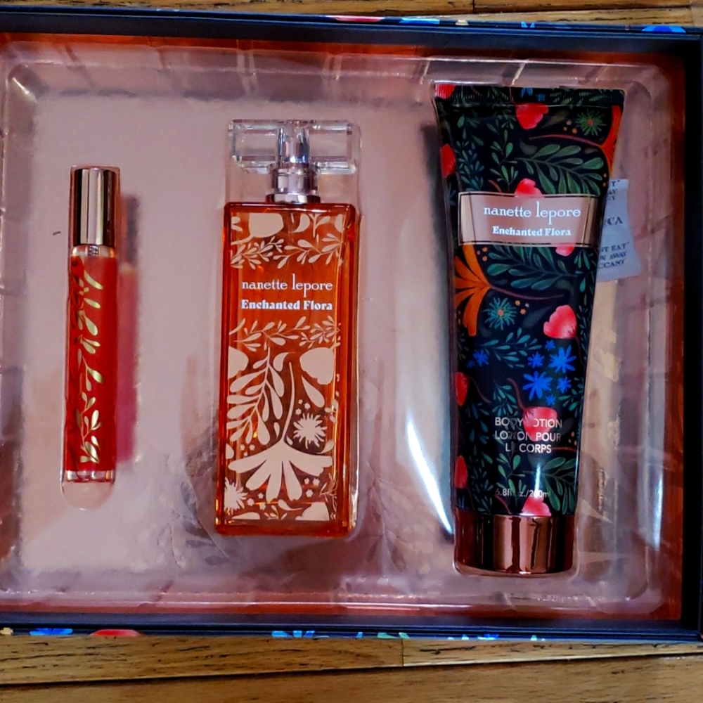 Nanette Lepore perfume gift set